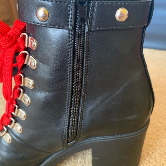 COPY - Red laced black combat boots - Picture 2 of 6